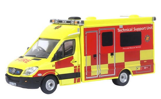Oxford Diecast 76MA008 - Mercedes Ambulance Bedfordshire Fire & Rescue Support Unit