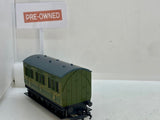 Pre-Owned - Hornby -  R4135 - SR Olive Four-wheel Coach`350’ - OO Scale - #ST 0503189