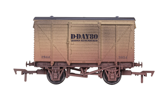 Dapol 4F-011-129 Ventilated Van D-Day 80th Anniversary Weathered - OO Scale