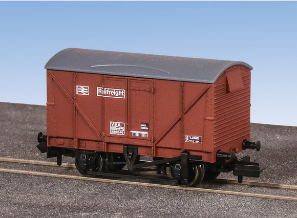 Peco NR2006B - N Gauge - Vanfit Wagon Plywood BR Railfreight, Bauxite.