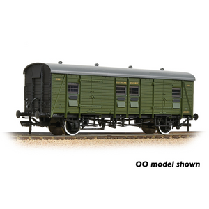 Graham Farish - 374-418 - SR PLV Passenger Luggage Van SR Maunsell Green