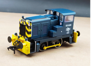 Heljan Class 02 005 BR Blue w/Wasp Stripes & Yellow Bufferbeam GM4240402
