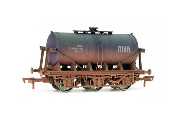 Dapol -  4F-031-006 - 6 Wheel Milk Tank MWB Weathered