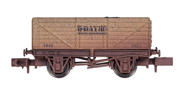 Dapol 2F-071-091 7 Plank Wagon D-Day 80th Anniversary (Weathered) - N Scale