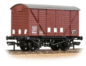 Bachmann 37-905 BR 12T Shock Van BR Bauxite (Late)