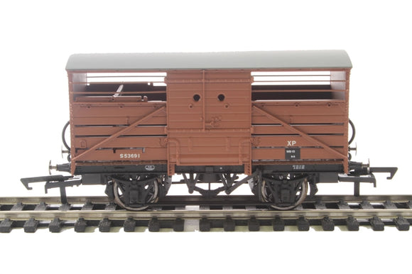 R6737A 10 ton Maunsell cattle wagon in BR livery