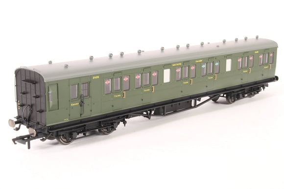 R4718 58' Maunsell Rebuilt (Ex LSWR 48') six compartment brake third 2626 in SR olive green