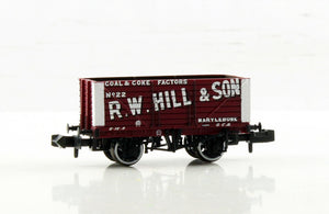 Graham Farish 377-153 8 plank wagon R. W. Hill & son